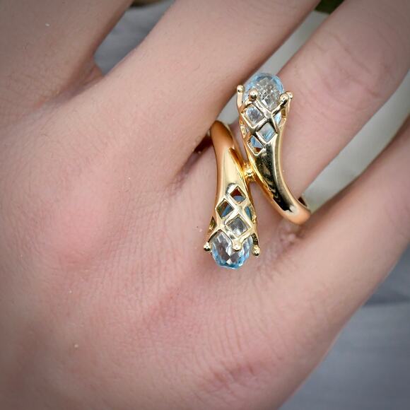 Unbranded Jewelry - Vintage 14k Gold Blue Topaz Bypass Ring Heavy Retro Pear Cocktail Size 7